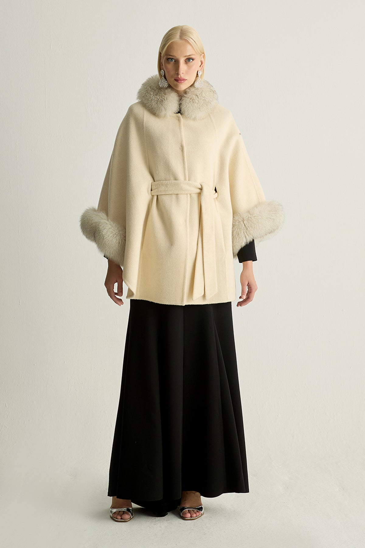 44005 ROSİE CAPE KABAN