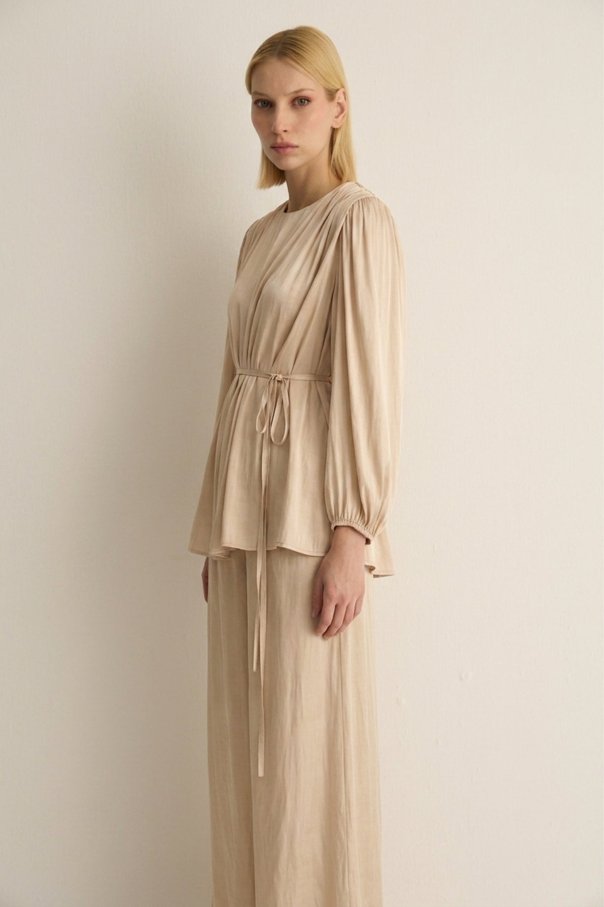 20017 FAWN BLOUSE Beige
