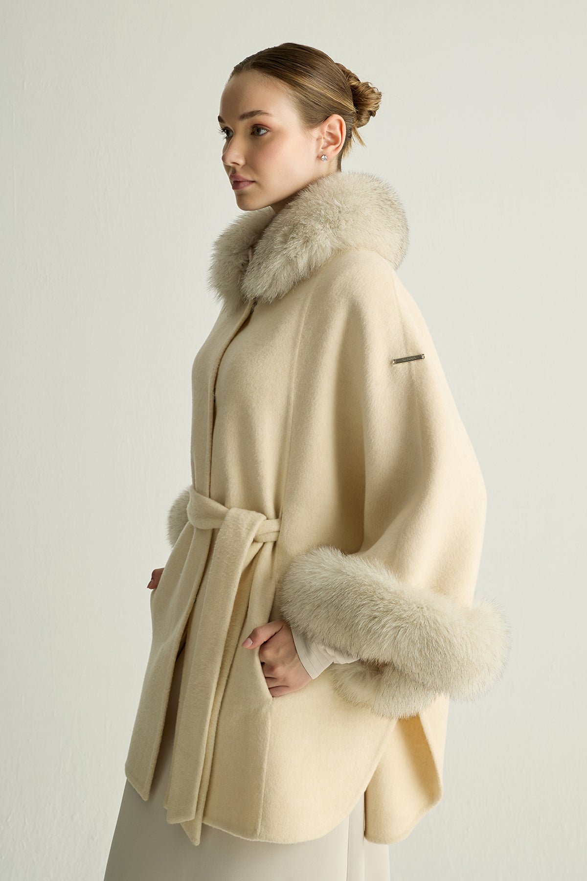 44005 ROSİE CAPE KABAN