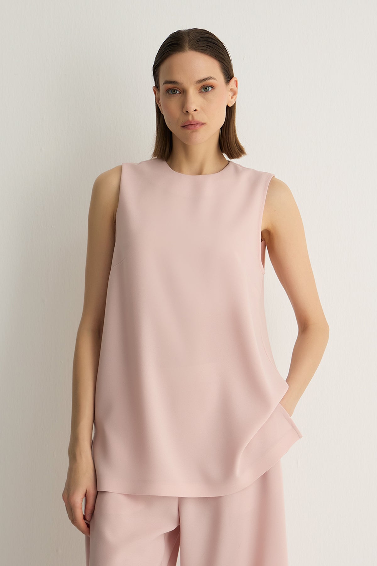 20032 SLEEVELESS BLOUSE Powder