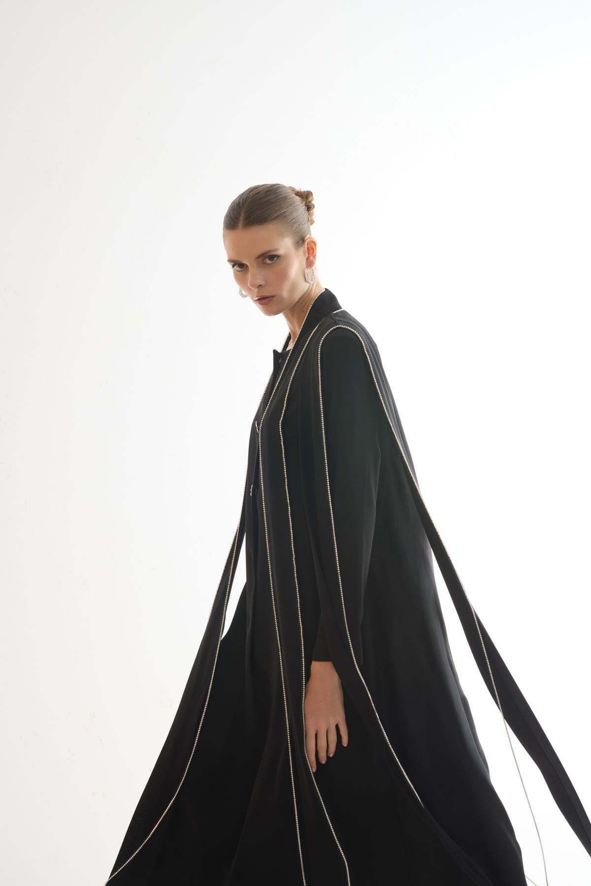 TEASE CAPE Siyah